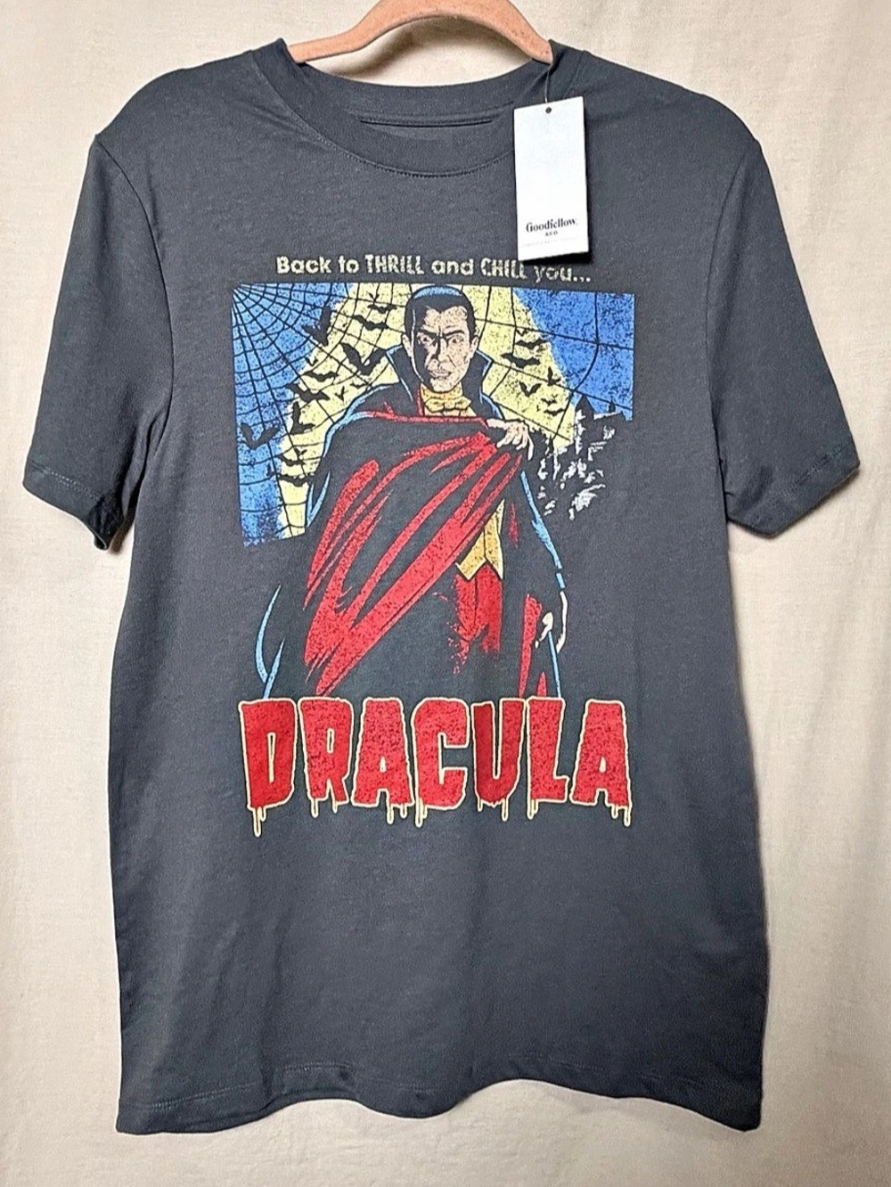 Universal Monsters Dracula Graphic T-Shirt Small NWT Halloween